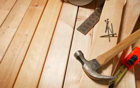 نجار بالقرب مني في المدينة المنورة